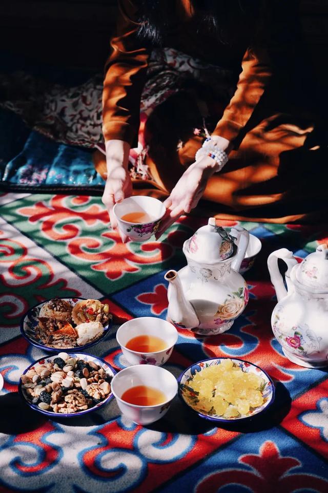 喀什饭店里喝的茶_喀什茶馆都有什么茶_喀什市茶餐厅哪家好