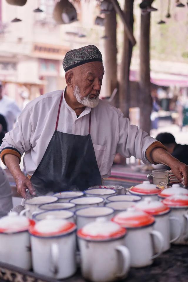 喀什茶馆都有什么茶_喀什市茶餐厅哪家好_喀什饭店里喝的茶