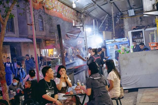 喀什茶馆都有什么茶_喀什市茶餐厅哪家好_喀什饭店里喝的茶