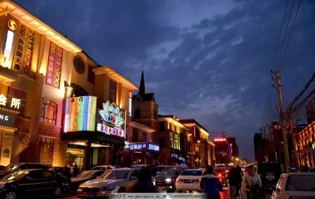 在美食街开个什么店好_美食街开店_在美食街开店优势