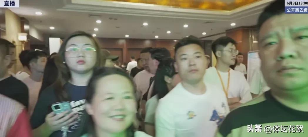 竞界电竞馆老板alex_电竞小芳_小芳游戏解说