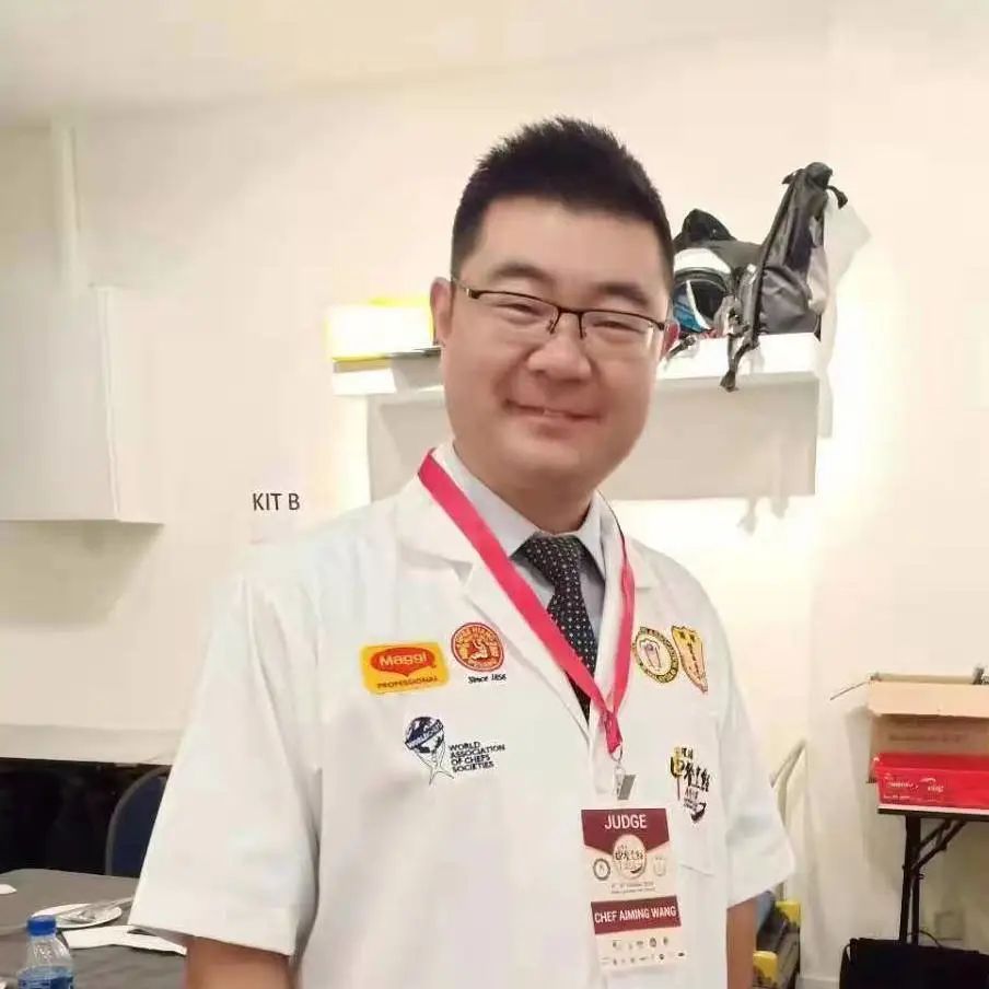 西餐刀的用法_西餐玩刀_吃西餐刀的用法